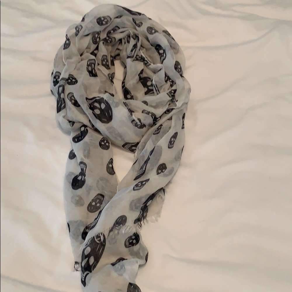 White and black skull scarf
